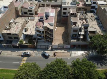 Terreno / Lote · 160m² · Venta/alquiler de Terreno en Av Alameda del Corregidor - La Molina