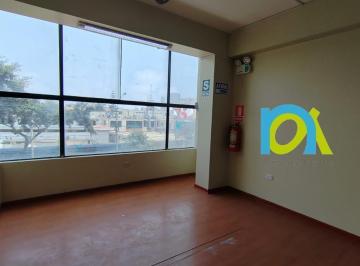Local comercial · 13m² · Alquiler de Local C. C Bolívar 3 Piso Frente a Hospital Santa Rosa//pueblo Libre