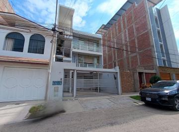 Departamento · 107m² · 4 Dormitorios · 1 Estacionamiento · Departamento en Venta Sta Maria del Pinar Calle Las Diamelas Mz. E #21 Primer Piso y Cochera