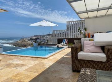 Casa de 4 habitaciones, Lima · Casa en Playa Caballeros, con Vista Al Mar y Piscina