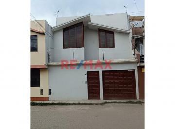 Casa · 188m² · 4 Dormitorios · Casa en Venta en chiclayo.(C. Delgado)