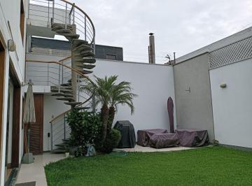 Casa de 4 habitaciones, Lima · Vendo Casa Moderna y Segura con Porton Electrico y Excelente Diseno