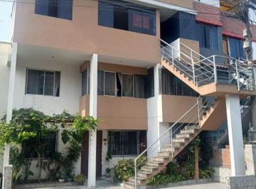 Departamento de 4 habitaciones, Lima · Dúplex con Terraza y Cochera en Residencial Privada – La Campiña - Chorrillos