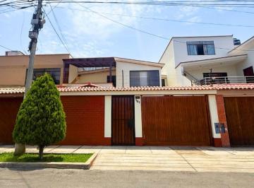 Casa de 5 habitaciones, Lima · Venta Casa en Zona Cerrada Cerca Al Metropolitano - Chorrillos