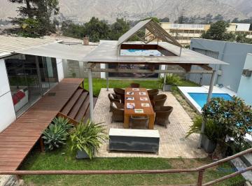 Casa · 1475m² · 5 Dormitorios · 9 Estacionamientos · Hermosa Casa de Campo en Los Cóndores Chaclacayo