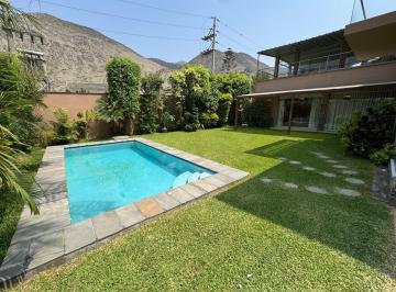 Casa · 568m² · 5 Dormitorios · 2 Estacionamientos · En Venta Linda Casa en La Planicie
