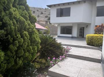 Casa de 4 habitaciones, Lima · Exclusiva Casa en La Planicie – 1,323 m² de Terreno | Amplio Jardín + Bbq + 4 Cocheras