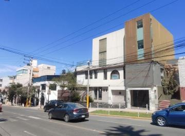 Local comercial , Arequipa · Alquilo Excelente Local de 90 m² en Av Cayma a 3 Cuadras de Av Ejercito Puerta a Calle.
