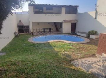 Casa · 360m² · 4 Dormitorios · 2 Estacionamientos · Vendo Acogedora Casa con Piscina en Rinconada del Lago