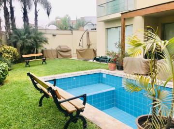 Casa · 509m² · 5 Dormitorios · 4 Estacionamientos · Casa con Piscina, Terraza de Tres Niveles en La Molina