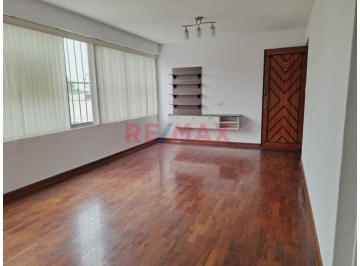 Departamento de 2 habitaciones, Lima · Alquilo Departamento Bien Ubicado en Av Benavides, Surco ID