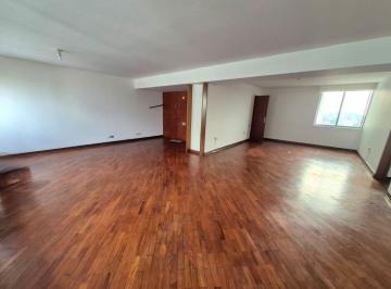 Departamento de 3 habitaciones, Lima · ¡única Oportunidad! Flat en Av Camino Real Para Remodelar