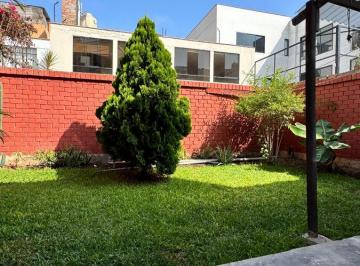 Departamento de 6 habitaciones, Lima · Dúplex en Venta Frente a Parque en Santiago de Surco - Casa Independizada