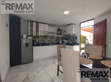 Casa · 217m² · 5 Dormitorios · Venta de Casa 5 Pisos Tendal en Smp por La Av Peru Cdra 14