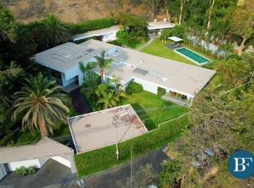 Casa · 750m² · 4 Dormitorios · 5 Estacionamientos · Venta Casa en La Pradera - Residencia de 3,800 m²