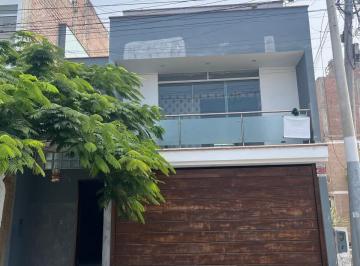 Casa de 5 habitaciones, Lima · Se Vende Casa de 03 Pisos en Chorrillos