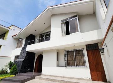 Casa de 5 habitaciones, Lima · Vendo Casa en San Borja en Excelente Estado