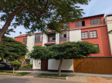 Departamento de 3 habitaciones, Lima · Departamento 120 m² en Surco con 3 Dorm. y 1 Cochera