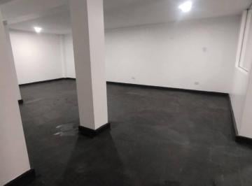 Local comercial · 141m² · Amplio Local Comercial en Av Corregidor en La Molina