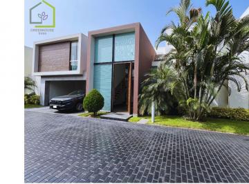 Casa de 4 habitaciones, Lima · Moderna y Amplia Casa en Venta Sol de La Molina