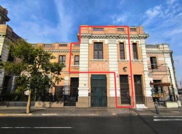 Oficina comercial , Lima · Venta de Oficina / Sede Operativa en Av Alfonso Ugarte – Amplia, Independiente