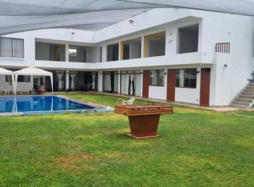 Casa · 389m² · 8 Dormitorios · Venta Casa de Campo en Huaral con Piscina 5b 8h Cochera