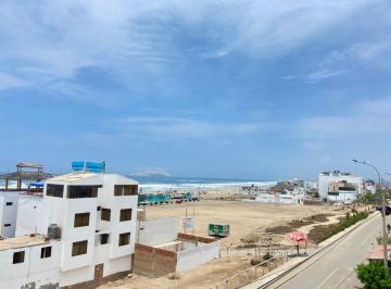 Casa de playa de 8 habitaciones, Lima · Vendo de Casa de Playa de 3 Pisos con Piscina