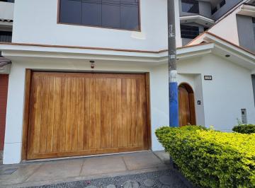 Casa Venta de 7 habitaciones · Venta de Casa a Pasos del Mall Puruchuco– Ate | $315,000
