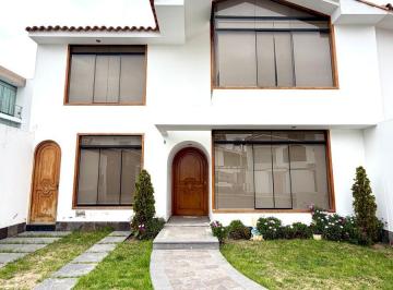 Casa de 3 habitaciones, Arequipa · La Casa Que Estabas Esperando en Cayma – ¡Lista Para Mudarte!