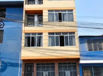 Casa de 7 habitaciones, Lima · Casa de 5 Pisos en Av, con Local Comercial en Primer Piso