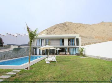 Casa · 2000m² · 3 Dormitorios · 6 Estacionamientos · Súper Moderna Casa Brenda en Cieneguilla - 3 Dorm - 6 Cocheras - Piscina Para 15 Personas