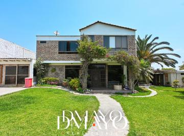 Casa de campo · 370m² · 4 Dormitorios · 4 Estacionamientos · Venta de Casa Bungalow con Piscina - La Arena Fundo San Fernando - Pachacamac
