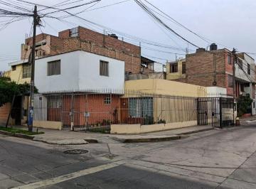 Casa · 164m² · 3 Dormitorios · 1 Estacionamiento · Casa en Salamanca de Monterrico
