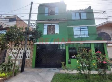 Casa de 10 habitaciones, Lima · Casa en Venta Frente a Parque – Urb. Los Viñedos, Comas | Ideal Para Vivienda + Inversión
