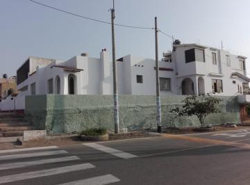 Casa · 304m² · 6 Dormitorios · 1 Estacionamiento · Espectacular Casa en Esquina San Bartolo