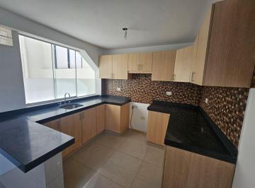Departamento de 2 habitaciones, Lima · Ab - 1600 - Se Vende Excelente Flat en 2° Piso Frente a Parque en Surco
