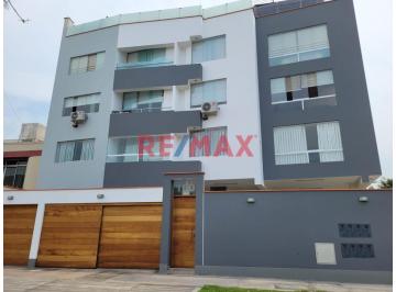 Departamento · 172m² · 4 Dormitorios · 2 Estacionamientos · Alquiler Departamento San Borja | 1er. Piso, en Esquina | Frente a Parque | Vista Exterior | 172 m²