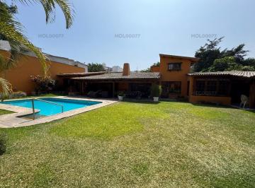 Casa · 400m² · 5 Dormitorios · 4 Estacionamientos · Venta Amplia Casa Cerca Chacarilla, Surco