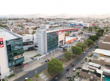 Casa de 8 habitaciones, Ica · Se Vende Amplia Casa Comercial en Esquina en El Corazón de Ica