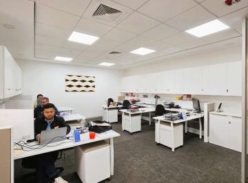 Oficina comercial · 184m² · 6 Dormitorios · 3 Estacionamientos · Se Vende Oficina en Miraflores con Excelente Conectividad a Través de La Vía Expresa