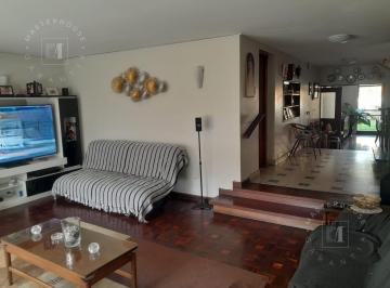 Casa · 485m² · 3 Dormitorios · 4 Estacionamientos · Casa en Urb. La Aurora - Miraflores