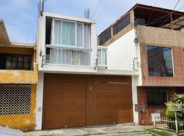 Casa · 174m² · 4 Dormitorios · 2 Estacionamientos · ¡Oportunidad Para Tu Hogar o Negocio en Urb San Diego, Lima Norte!