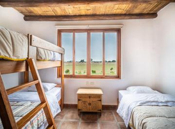 Casa de 4 habitaciones, Chincha · Casa de Campo con Potencial Para Proyecto Familiar o Turistico
