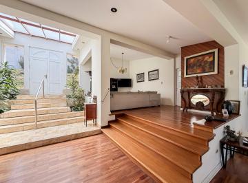 Casa · 1002m² · 5 Dormitorios · 2 Estacionamientos · Se Vende Linda Casa de Ensueño en Urb. Rinconada Alta, La Molina!