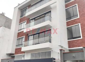 Departamento · 112m² · 3 Dormitorios · 1 Estacionamiento · Departamento con Terraza, Cochera y Depósito en Surco