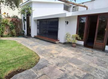 Casa · 312m² · 3 Dormitorios · 2 Estacionamientos · Casa de 312 m² con 3 Dorm. en Venta en Las Casuarinas