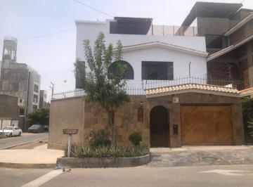 Casa de 5 habitaciones, Lima · Venta de Hermosa Casa de Dos Frentes 4 Dorm. en Urb La Capilla La Molina