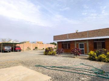 Casa de 3 habitaciones, Chincha · Casa de 1,601 m² en Venta - Chincha