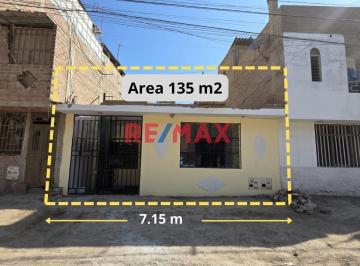 Casa · 115m² · 3 Dormitorios · Casa en Venta en José Leonardo ortiz.(T. Eneque)