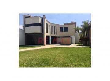Casa · 329m² · 4 Dormitorios · Casa en Chilca